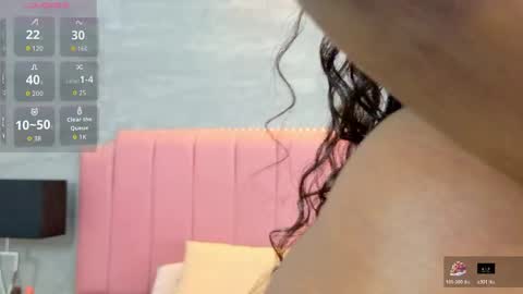 Snapshot of alaia_colins chatting on May 21, 12:39 am alaia_colins online show from May 21, 12:39 am