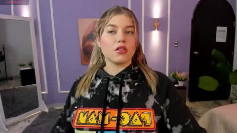 Alaia online show from November 22, 12:59 pm