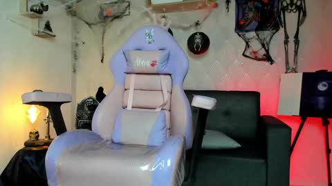 Alaia online show from October 31, 11:44 am