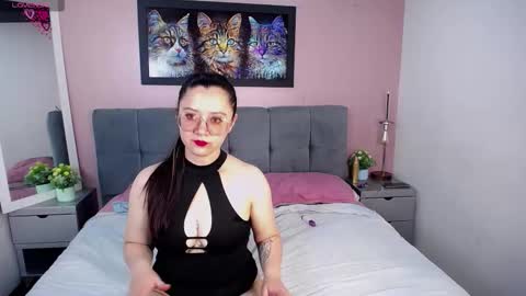 Alaiia    online show from December 4, 2:32 am