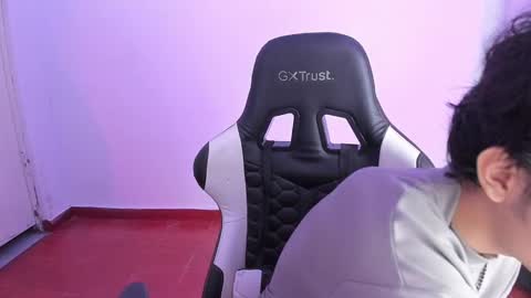 Snapshot of alan18n chatting on February 13, 3:50 am alan18n online show from February 13, 3:50 am