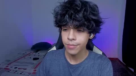 Snapshot of alan18n chatting on November 28, 2:47 am alan18n online show from November 28, 2:47 am