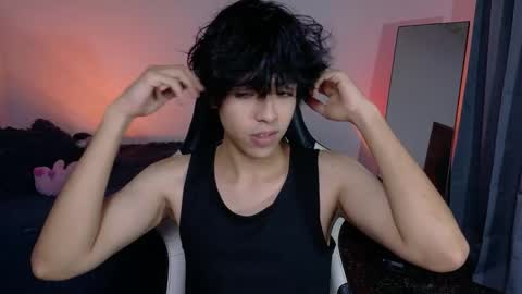 Snapshot of alan18n chatting on April 23, 11:53 am alan18n online show from April 23, 11:53 am