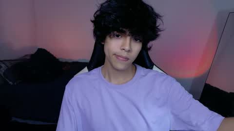 Snapshot of alan18n chatting on May 19, 1:00 am alan18n online show from May 19, 1:00 am