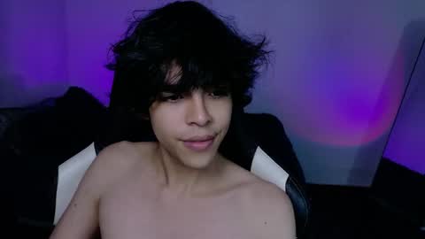 Snapshot of alan18n chatting on May 19, 1:56 am alan18n online show from May 19, 1:56 am