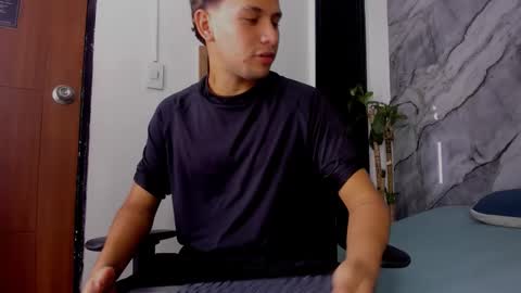 alan__smith online show from November 12, 7:57 pm