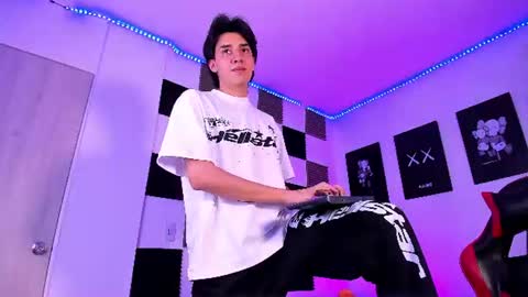 Alan Boy online show from June 11, 2:33 am