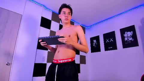 Alan Boy online show from June 25, 1:05 am