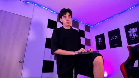 Snapshot of alan_boy01 chatting on July 23, 2:53 am Alan Boy online show from July 23, 2:53 am