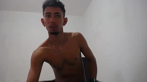 Snapshot of alan_gay chatting on September 21, 2:29 pm Alan online show from September 21, 2:29 pm