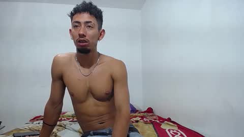 Snapshot of alan_gay chatting on November 3, 1:40 am Alan online show from November 3, 1:40 am