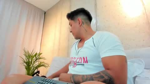 Snapshot of alan_greek_1 chatting on February 10, 1:14 am Alan greek online show from February 10, 1:14 am