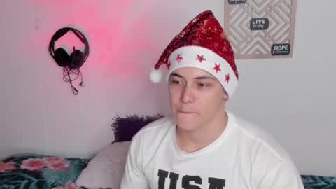 Snapshot of alan_hadid1 chatting on December 8, 5:29 am Alan Hadid online show from December 8, 5:29 am