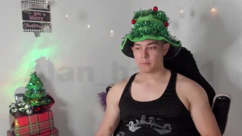 Snapshot of alan_hadid1 chatting on December 22, 5:12 am Alan Hadid online show from December 22, 5:12 am