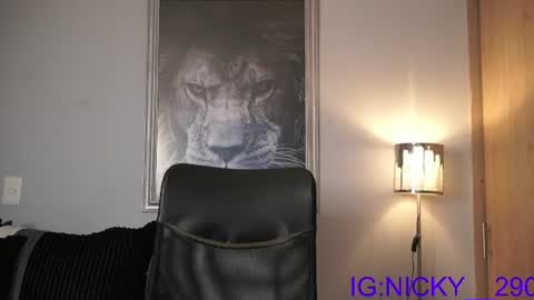alan_morrys online show from June 26, 12:04 am