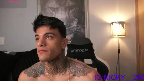 alan_morrys online show from August 4, 12:36 am