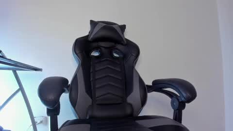 Snapshot of alan_muscle chatting on March 5, 8:10 am Alan online show from March 5, 8:10 am