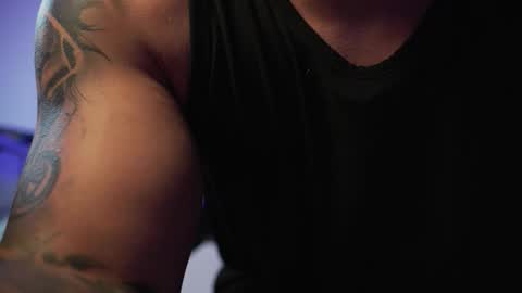 Snapshot of alan_muscle chatting on November 14, 7:40 am Alan online show from November 14, 7:40 am