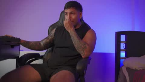 Snapshot of alan_muscle chatting on November 20, 7:30 am Alan online show from November 20, 7:30 am