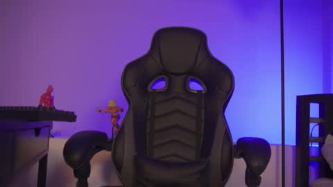 Snapshot of alan_muscle chatting on March 9, 11:31 pm Alan online show from March 9, 11:31 pm