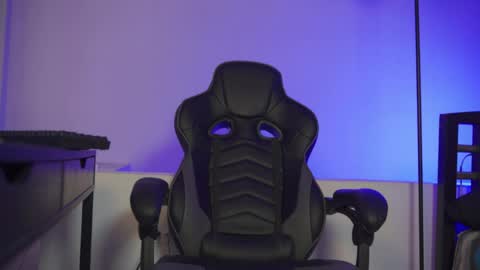 Snapshot of alan_muscle chatting on April 3, 6:22 am Alan online show from April 3, 6:22 am