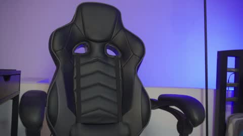 Snapshot of alan_muscle chatting on April 5, 5:59 am Alan online show from April 5, 5:59 am