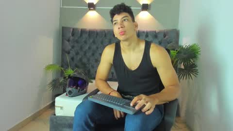 Snapshot of alan_redinger chatting on September 16, 1:12 pm Alan online show from September 16, 1:12 pm