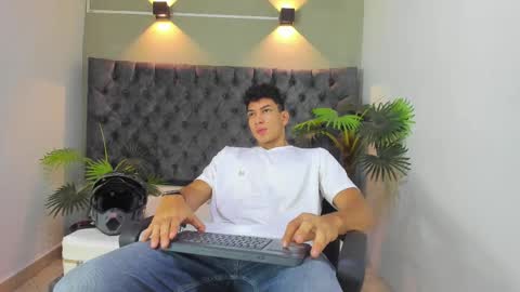 Snapshot of alan_redinger chatting on September 18, 1:02 pm Alan online show from September 18, 1:02 pm