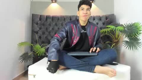 Snapshot of alan_redinger chatting on October 5, 12:58 pm Alan online show from October 5, 12:58 pm
