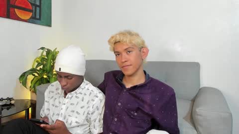 Snapshot of alan_scot chatting on December 4, 8:18 pm Alan and Criss - WE JUST FRIENDS WITH BENEFITS BOTH VERS online show from December 4, 8:18 pm