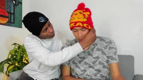 Snapshot of alan_scot chatting on December 10, 2:59 am Alan and Criss - WE JUST FRIENDS WITH BENEFITS BOTH VERS online show from December 10, 2:59 am