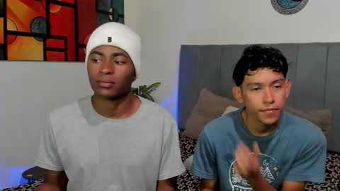 Snapshot of alan_scot chatting on November 4, 4:00 am Alan and Criss - WE JUST FRIENDS WITH BENEFITS BOTH VERS online show from November 4, 4:00 am