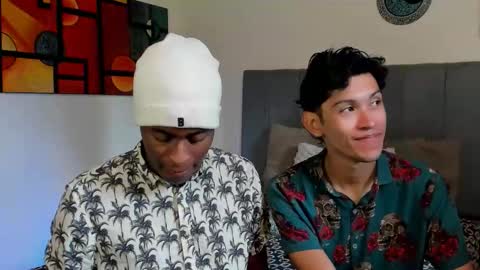 Snapshot of alan_scot chatting on November 16, 5:40 pm Alan and Criss - WE JUST FRIENDS WITH BENEFITS BOTH VERS online show from November 16, 5:40 pm