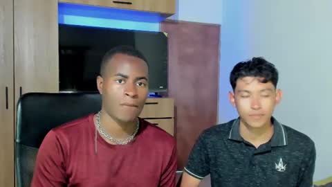 Snapshot of alan_scot chatting on June 22, 12:24 am Alan and Criss - WE JUST FRIENDS WITH BENEFITS BOTH VERS online show from June 22, 12:24 am