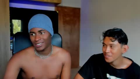 Snapshot of alan_scot chatting on July 6, 9:17 pm Alan and Criss - WE JUST FRIENDS WITH BENEFITS BOTH VERS online show from July 6, 9:17 pm