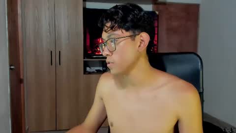 Snapshot of alan_scot chatting on July 15, 11:43 pm Alan and Criss - WE JUST FRIENDS WITH BENEFITS BOTH VERS online show from July 15, 11:43 pm