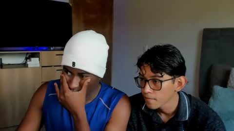 Snapshot of alan_scot chatting on July 29, 7:23 pm Alan and Criss - WE JUST FRIENDS WITH BENEFITS BOTH VERS online show from July 29, 7:23 pm