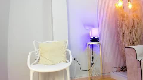 Alana online show from February 9, 12:20 pm