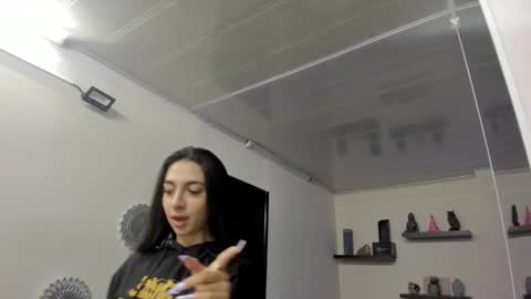 Maeve  online show from December 22, 10:49 am