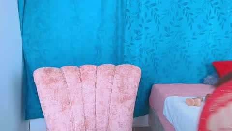 alana_pink95 online show from April 20, 12:30 pm