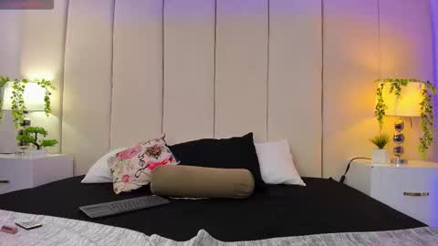 Rousee  online show from December 1, 1:54 am