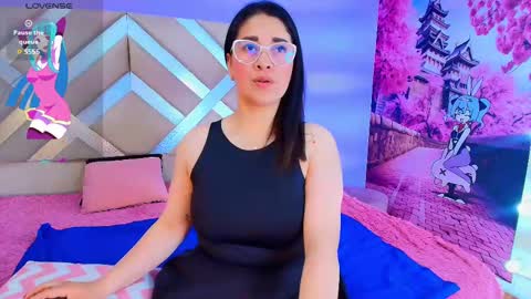 Snapshot of alana_steel_1 chatting on November 5, 12:05 pm Alana online show from November 5, 12:05 pm