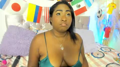 Snapshot of alana_vega69 chatting on July 3, 12:33 pm alana_vega69 online show from July 3, 12:33 pm