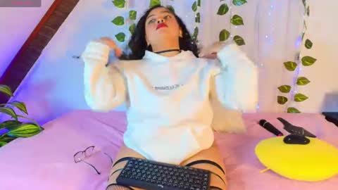 Snapshot of alanaa_gomezz chatting on June 18, 6:56 pm Alana Gmez online show from June 18, 6:56 pm