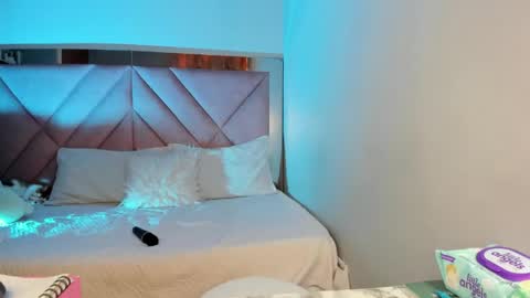 alanah connors online show from April 28, 2:55 pm