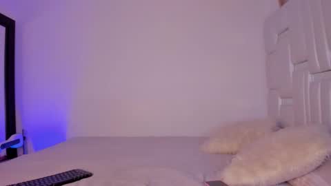 Alanna online show from January 28, 5:00 am