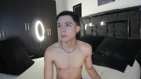 Snapshot of alanblack1 chatting on November 19, 9:59 pm alanblack1 online show from November 19, 9:59 pm