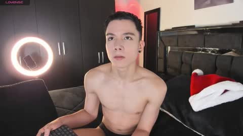 Snapshot of alanblack1 chatting on December 3, 10:19 pm alanblack1 online show from December 3, 10:19 pm