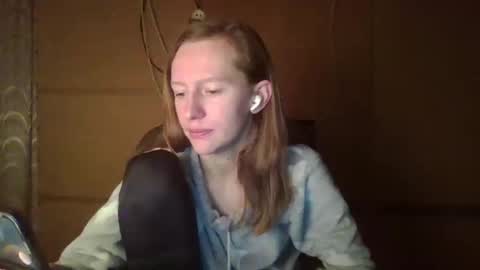 Elisa online show from March 2, 9:43 pm