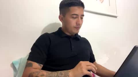 Snapshot of alanj998 chatting on October 7, 2:31 am alanj998 online show from October 7, 2:31 am